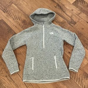 North Face women’s Crescent quarter zip pull over